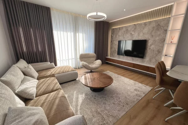 Shtepi me qera 2+1 ne Tirane - 1,000 Euro