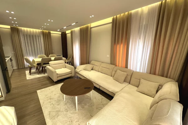 Shtepi me qera 2+1 ne Tirane - 900 Euro