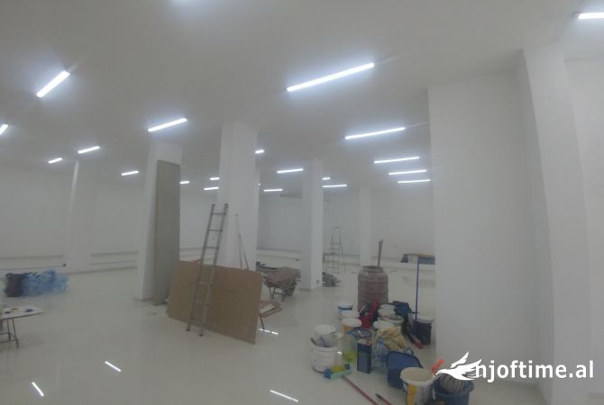 Ambient biznesi me qera 1+1 ne Tirane - 2,300 Euro
