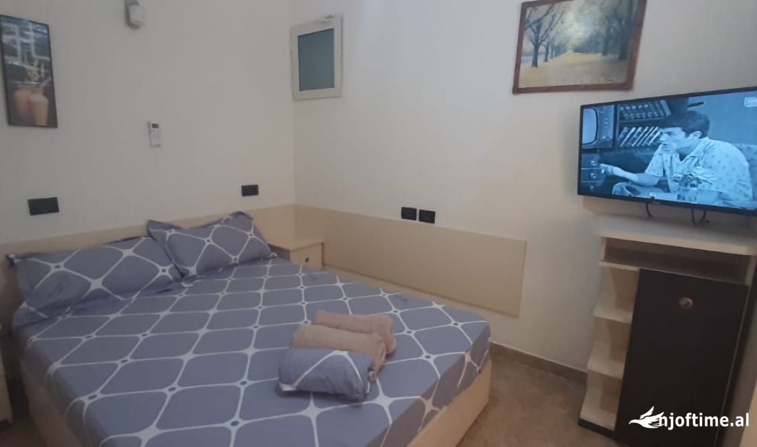Shtepi me qera Apartament ne Tirane, 1+1, Mobilimi E mobiluar, Pagesa 449  Euro.