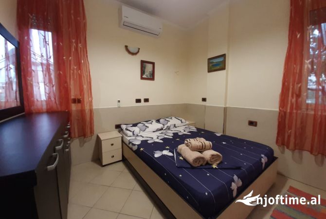 Super apartament 1+1+ballkon,5 min nga Bulevardi I Ri I mire kompletuar me te gjitha,+ wifi.