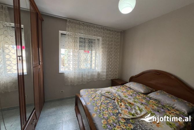 Shtepi me qera Apartament ne Tirane, 1+1, Mobilimi E mobiluar, Pagesa 450  Euro.
