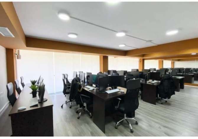 Ambient biznesi me qera 3+1 ne Tirane - 3,500 Euro