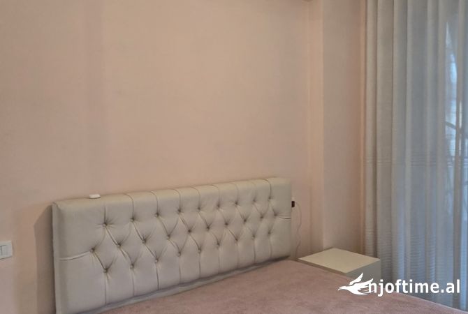 Shtepi ne shitje Apartament ne Tirane, 2+1, Mobilimi E mobiluar, Pagesa 165,000  Euro.