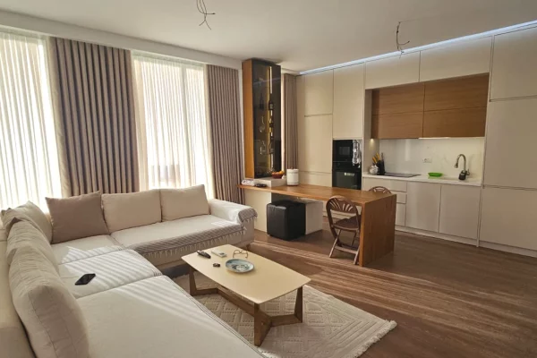 Shtepi ne shitje Apartament ne Tirane, 3+1, Mobilimi E mobiluar, Pagesa 346,380  Euro.
