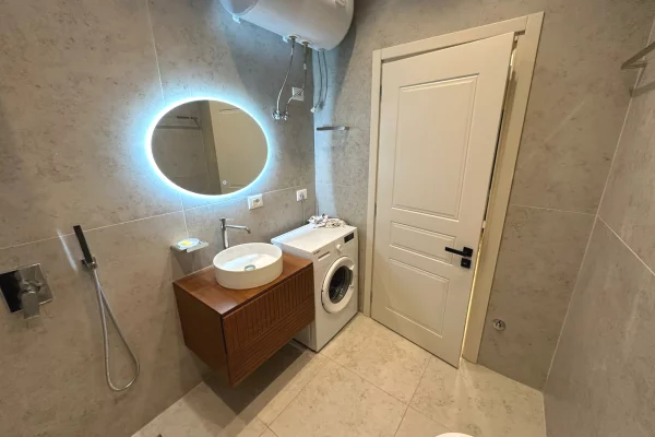 Shtepi ne shitje 2+1 ne Tirane - 260,000 Euro