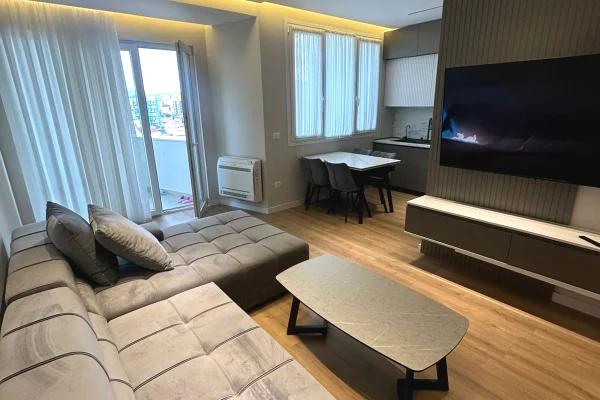 Shtepi ne shitje Apartament ne Tirane, 2+1, Mobilimi E mobiluar, Pagesa 260,000  Euro.