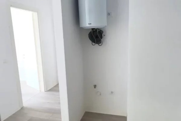 Ambient biznesi ne shitje 3+1 ne Tirane - 105,930 Euro