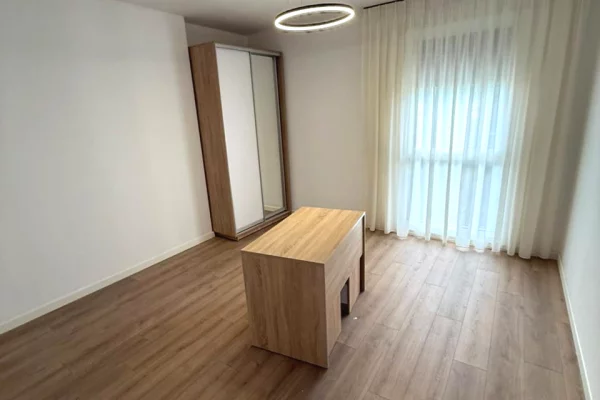 Shtepi me qera 3+1 ne Tirane - 1,700 Euro