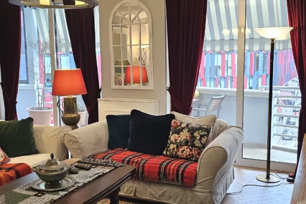 Shtepi ne shitje Apartament ne Tirane, 2+1, Mobilimi E mobiluar, Pagesa 650,000  Euro.