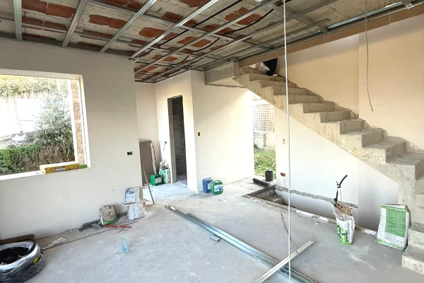 Shtepi me qera Vila Luksoze ne Tirane, 3+1, Mobilimi Bosh, pa mobiluar, Pagesa 2,000  Euro.