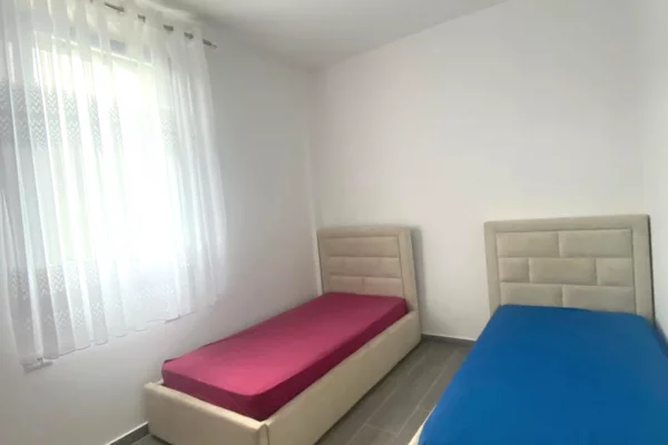 Shtepi me qera 2+1 ne Tirane - 550 Euro