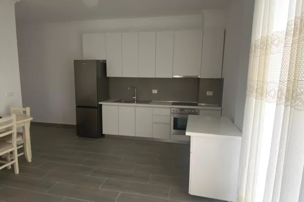 Shtepi me qera 2+1 ne Tirane - 550 Euro