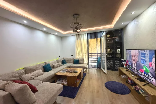 Shtepi ne shitje Apartament ne Tirane, 2+1, Mobilimi E mobiluar, Pagesa 350,000  Euro.