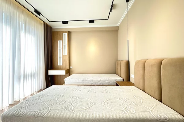 Shtepi me qera 3+1 ne Tirane - 2,000 Euro