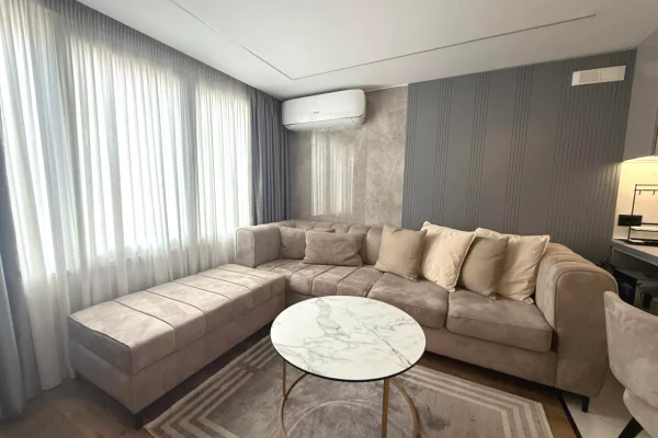 Shtepi me qera 4+1 ne Tirane - 800 Euro