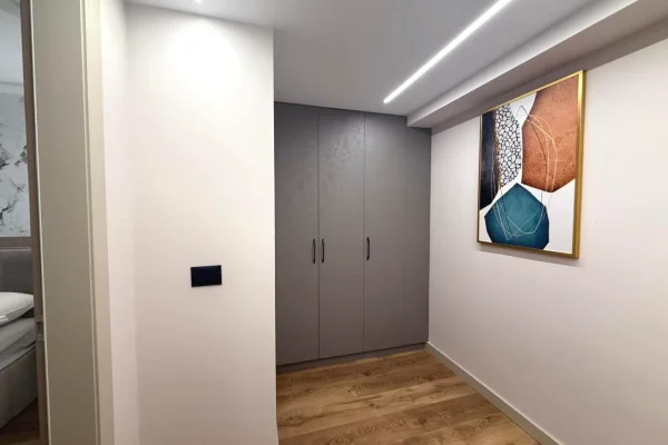 Shtepi me qera 4+1 ne Tirane - 800 Euro