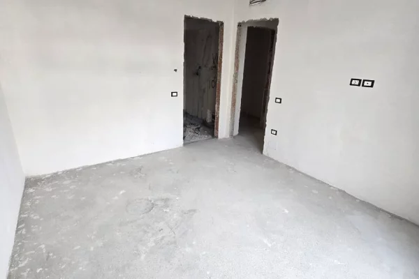 Shtepi ne shitje Apartament ne Tirane, 2+1, Mobilimi E mobiluar, Pagesa 212,200  Euro.