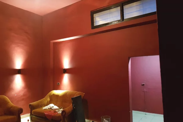 Ambient biznesi me qera 4+1 ne Tirane - 50,000 Leke