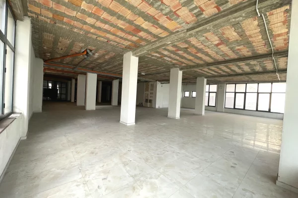 Ambient biznesi me qera 1+1 ne Tirane - 9,000 Euro
