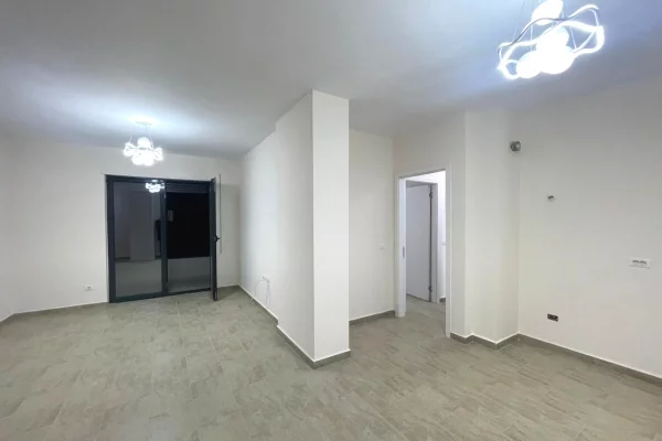 Ambient biznesi me qera 3+1 ne Tirane - 700 Euro