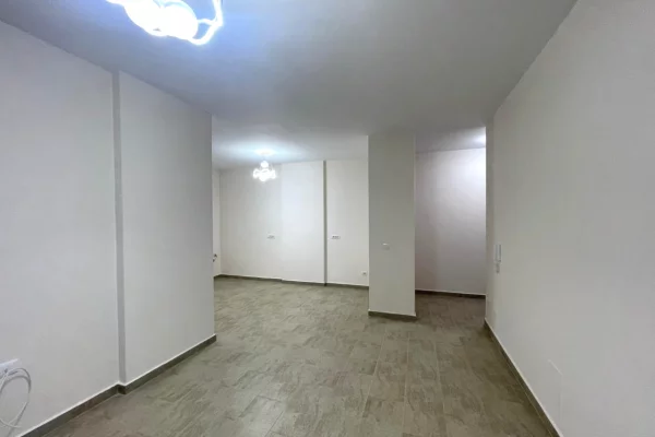 Ambient biznesi me qera 3+1 ne Tirane - 700 Euro