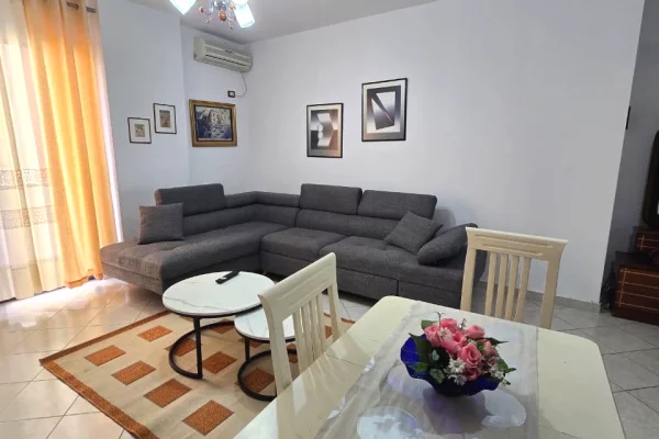 Shtepi me qera 2+1 ne Tirane - 500 Euro