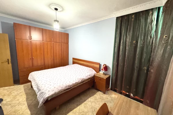 Shtepi me qera 2+1 ne Tirane - 650 Euro