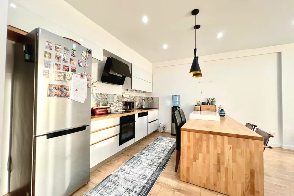 Shtepi me qera Apartament ne Tirane, 2+1, Mobilimi E mobiluar, Pagesa 1,100  Euro.