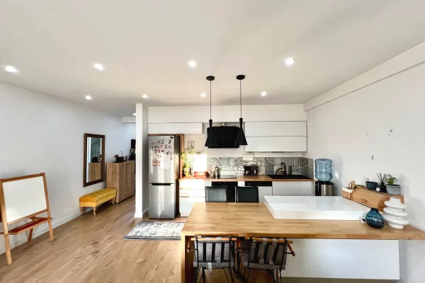 Shtepi me qera 2+1 ne Tirane - 1,100 Euro