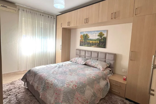Shtepi me qera 2+1 ne Tirane - 700 Euro