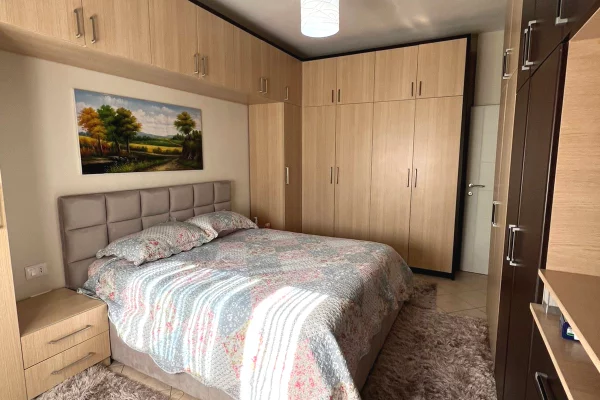 Shtepi me qera 2+1 ne Tirane - 700 Euro