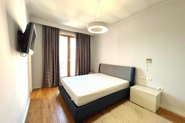 Shtepi me qera Apartament ne Tirane, 2+1, Mobilimi E mobiluar, Pagesa 1,600  Euro.