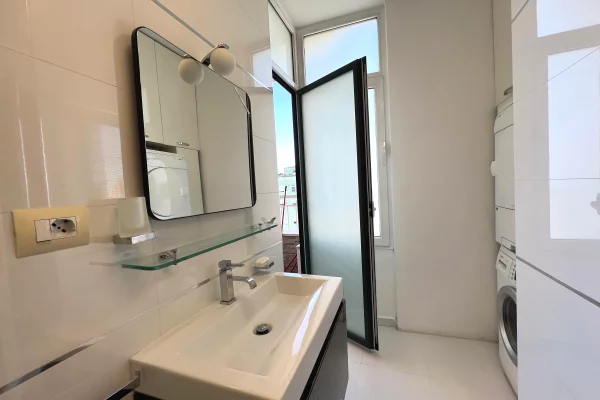 Shtepi me qera 2+1 ne Tirane - 1,600 Euro