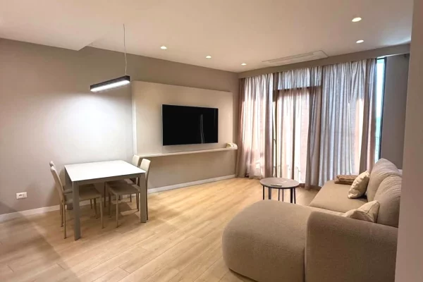 Shtepi me qera 1+1 ne Tirane - 1,100 Euro