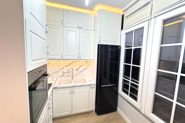 Shtepi ne shitje Apartament ne Tirane, 1+1, Mobilimi E mobiluar, Pagesa 125,000  Euro.