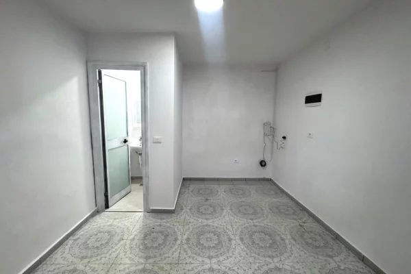 Ambient biznesi me qera 1+1 ne Tirane - 500 Euro