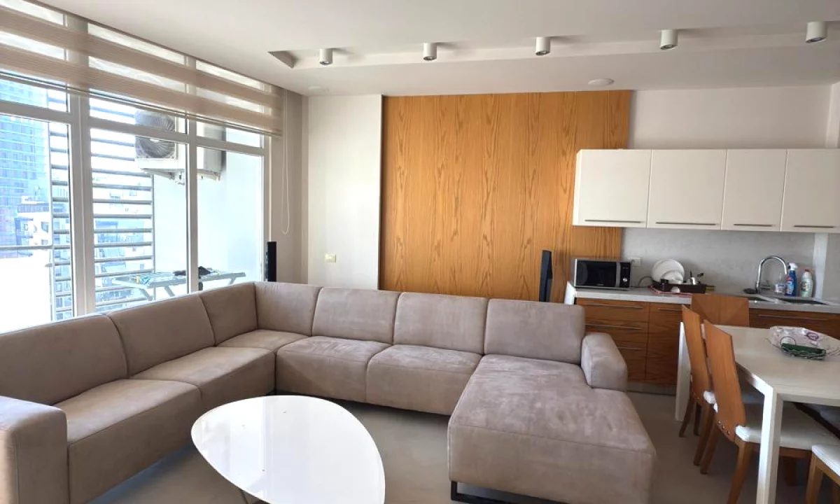 Shtepi ne shitje Apartament ne Tirane, 2+1, Mobilimi E mobiluar, Pagesa 365,000  Euro.