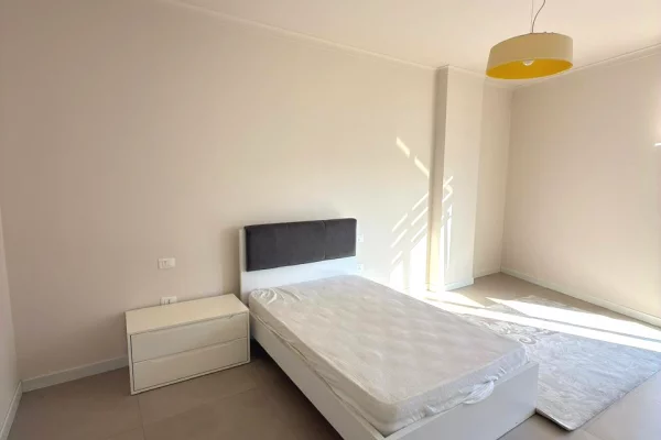 Shtepi ne shitje Apartament ne Tirane, 2+1, Mobilimi E mobiluar, Pagesa 365,000  Euro.