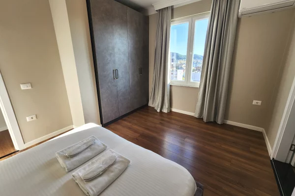 Shtepi ne shitje Apartament ne Tirane, 2+1, Mobilimi E mobiluar, Pagesa 320,000  Euro.