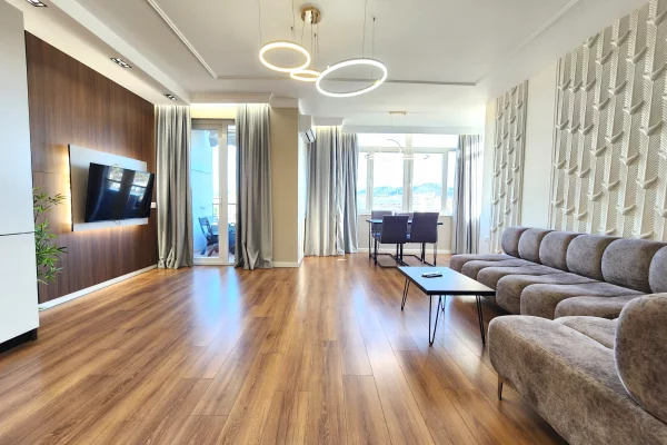 Shtepi ne shitje Apartament ne Tirane, 2+1, Mobilimi E mobiluar, Pagesa 320,000  Euro.