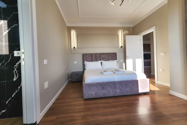 Shtepi ne shitje Apartament ne Tirane, 2+1, Mobilimi E mobiluar, Pagesa 320,000  Euro.