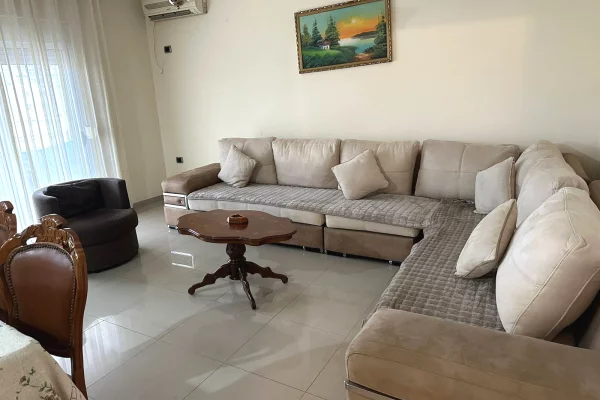 Shtepi me qera 2+1 ne Tirane - 600 Euro