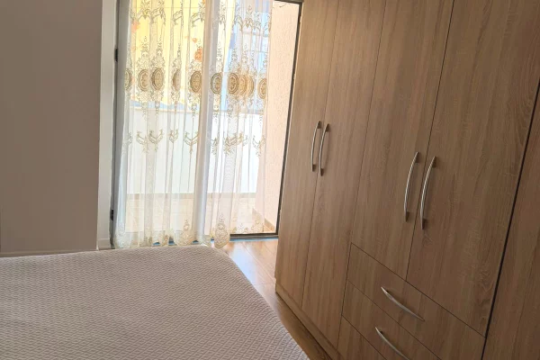 Shtepi me qera Apartament ne Tirane, 1+1, Mobilimi E mobiluar, Pagesa 480  Euro.