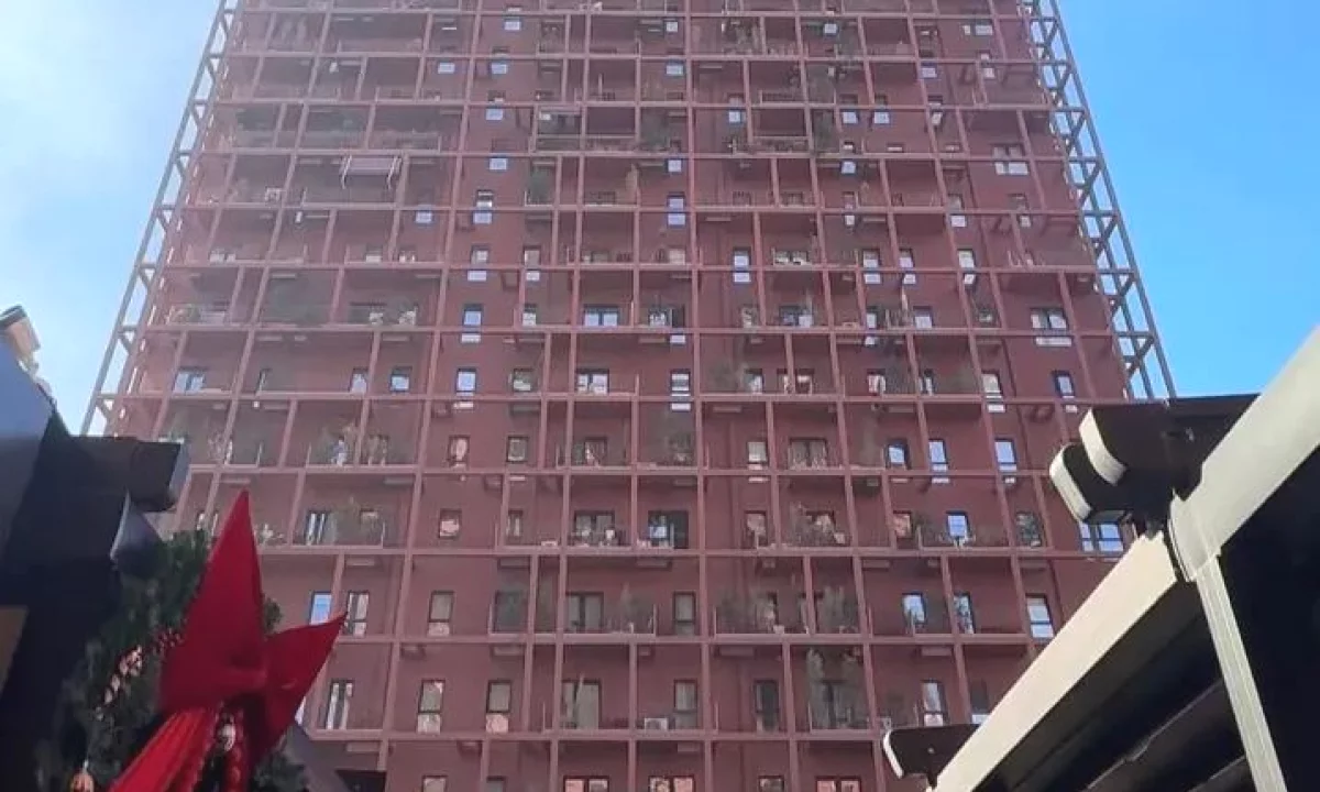 Shtepi ne shitje Apartament ne Tirane, 2+1, Mobilimi E mobiluar, Pagesa 504,900  Euro.