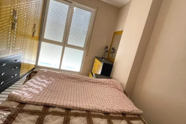 Shtepi ne shitje Apartament ne Tirane, 3+1, Mobilimi E mobiluar, Pagesa 150,000  Euro.