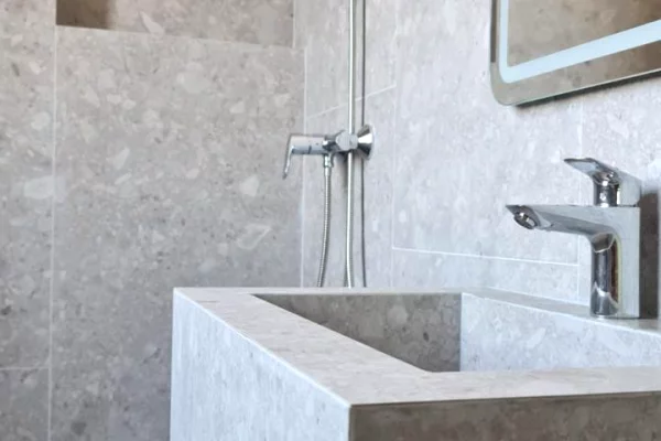 Shtepi me qera Duplex(shtepi me 2 kate) ne Tirane, 2+1, Mobilimi E mobiluar, Pagesa 1,500  Euro.