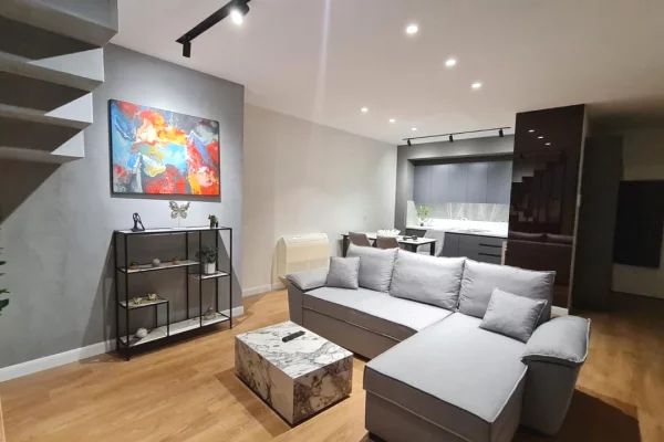 Shtepi me qera 2+1 ne Tirane - 1,500 Euro