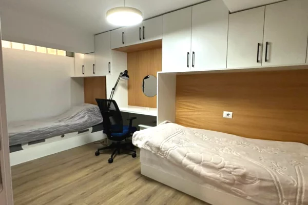 Shtepi ne shitje Duplex(shtepi me 2 kate) ne Tirane, 2+1, Mobilimi E mobiluar, Pagesa 170,000  Euro.