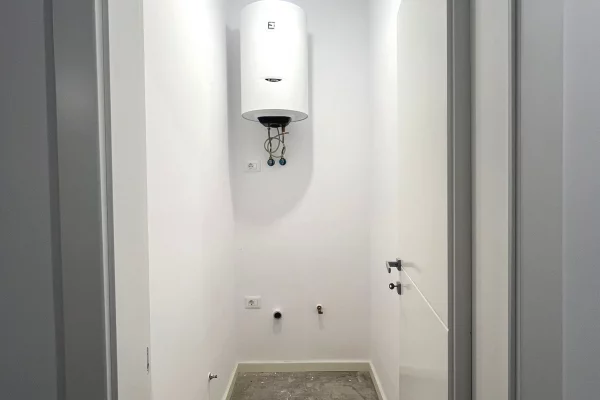 Ambient biznesi me qera 3+1 ne Tirane - 650 Euro